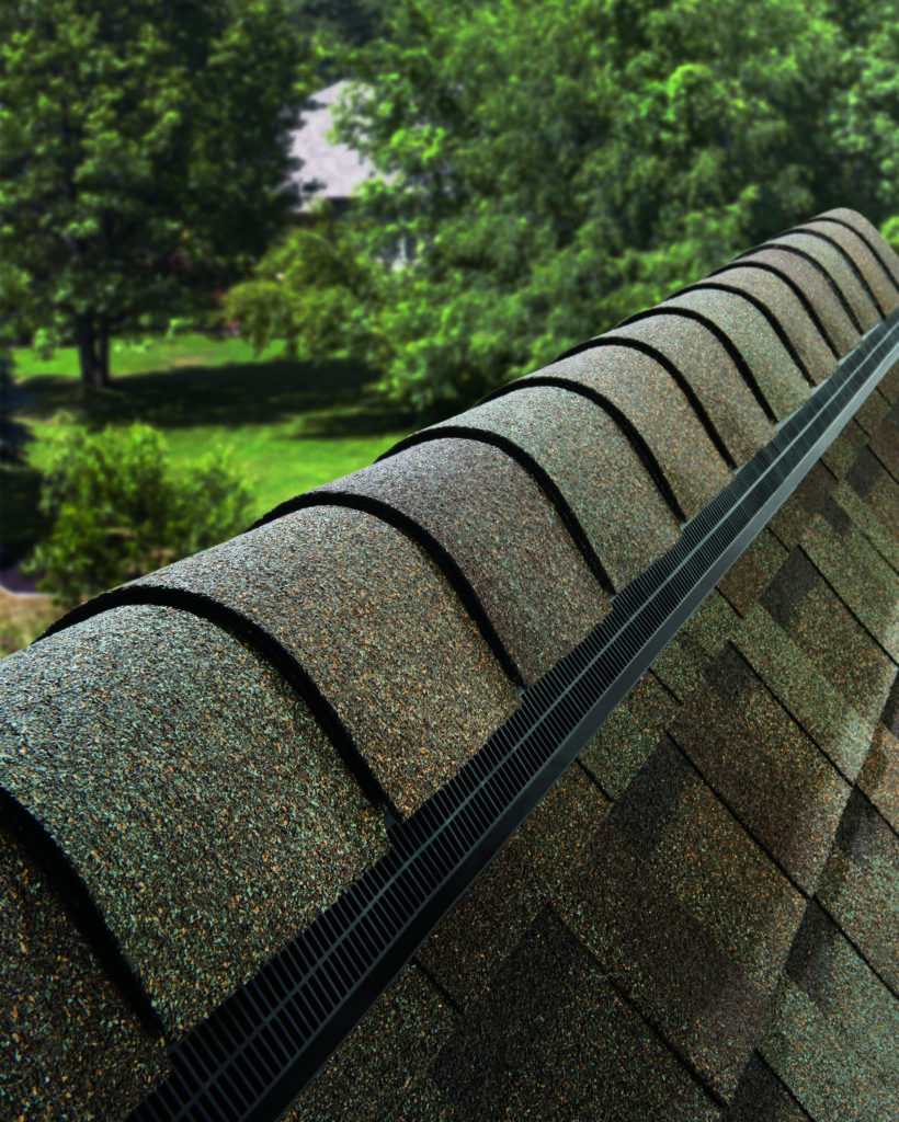 Roof cap with ventilation