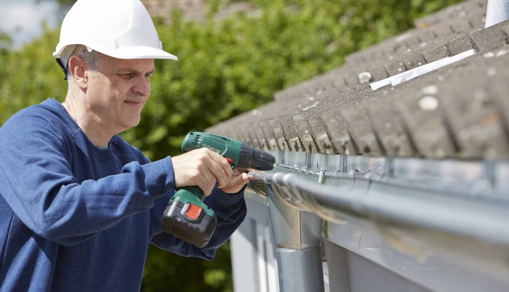 Instalation of Roof Gutters