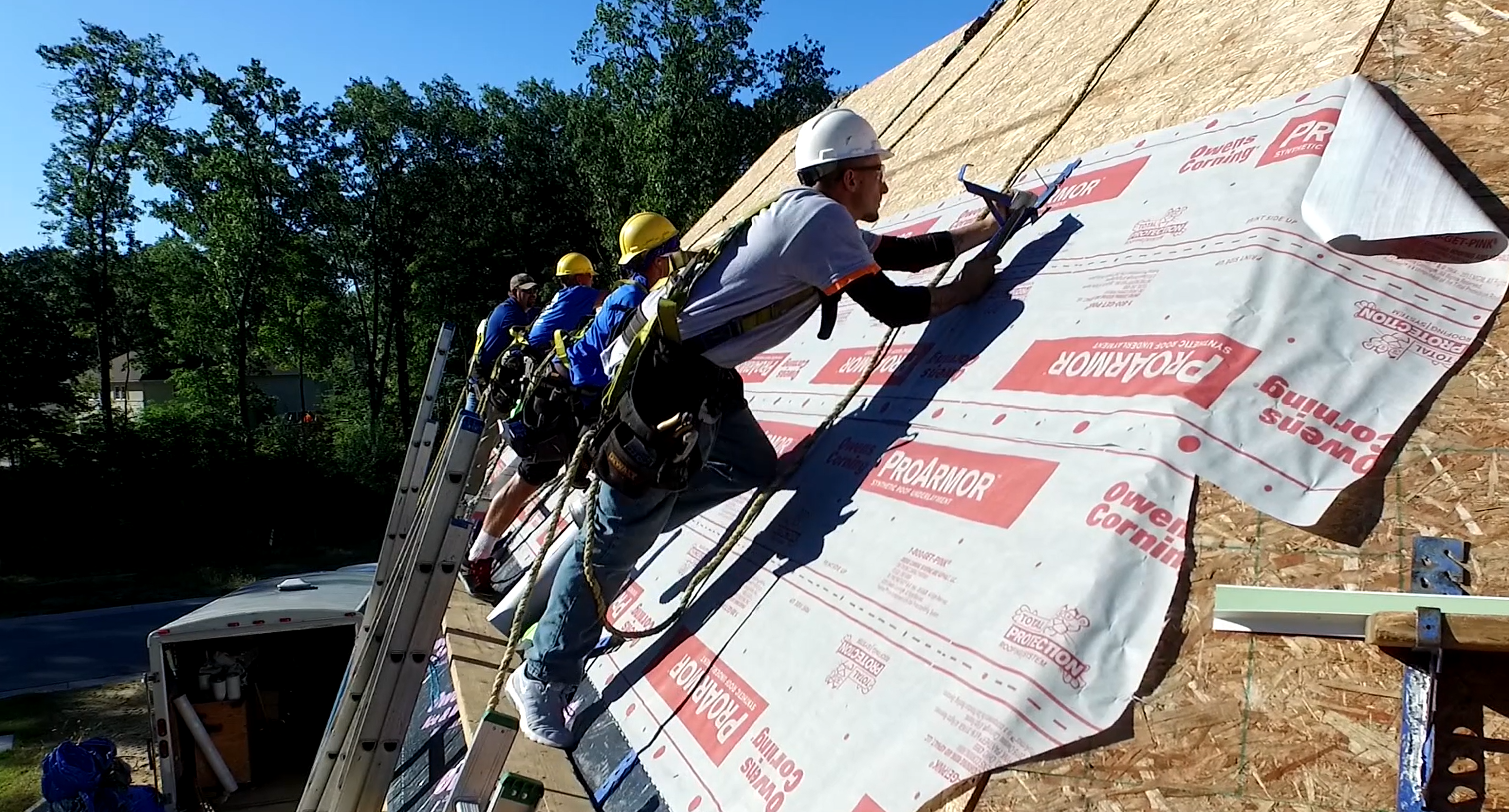 Team Replaceing a roof
